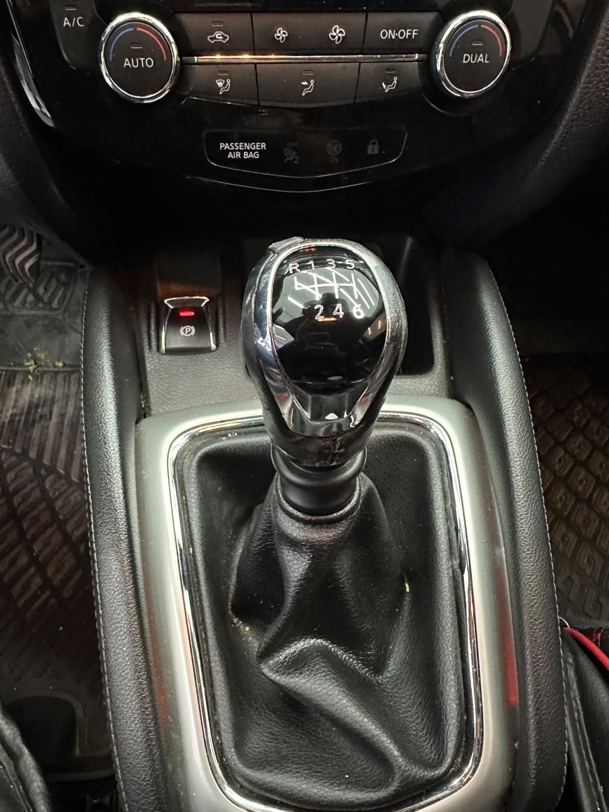 NISSAN QASHQAI 24